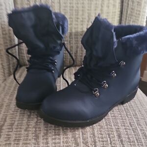 comfortview Navy Faux Fur Lace-Up Winter Boots